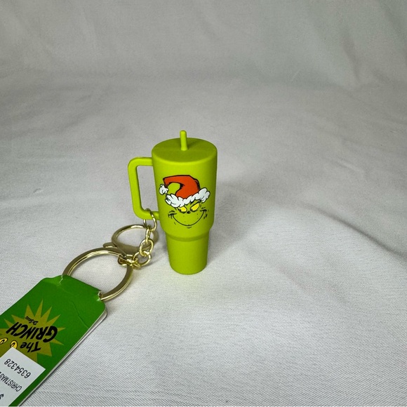 Bioworld Accessories - Bioworld Grinch Tumbler Keychain